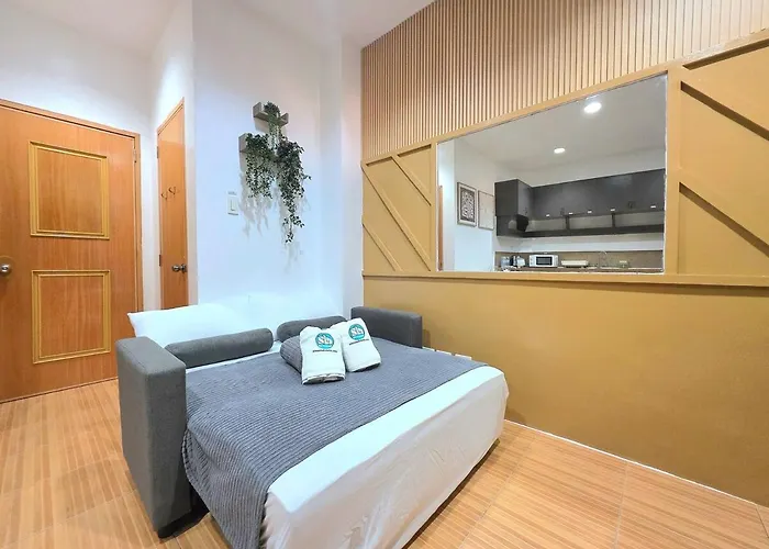 U7 La Guardia Townhouse 2 Bedroom Unit Near It Park Free Parking Apartment *