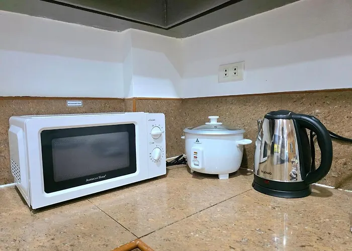 U7 La Guardia Townhouse 2 Bedroom Unit Near It Park Free Parking *